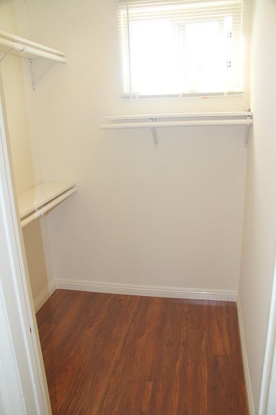 Large bonus closet - great for storage